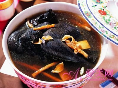 食疗养生:10款美容养颜汤 健康美丽喝出来