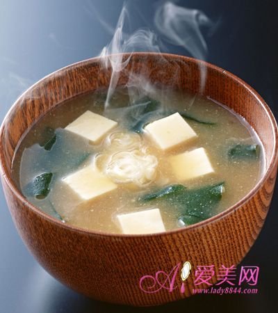 食疗养生:10款美容养颜汤 健康美丽喝出来