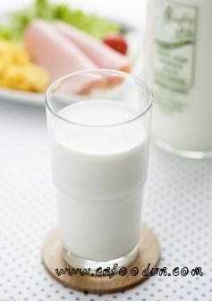 养生:西兰花胡萝卜 10种食物对皮肤最有益